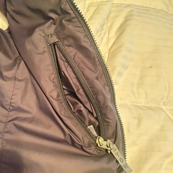 Women’s North Face Down 700 Vest - Picture 5 of 5